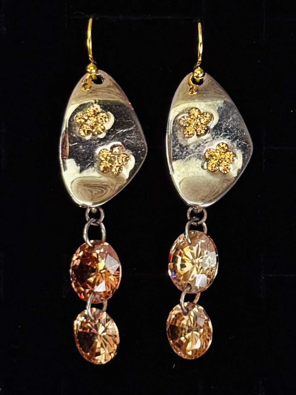 Vintage aged goldtone champagne colored reflective, bead drop pierced earrings